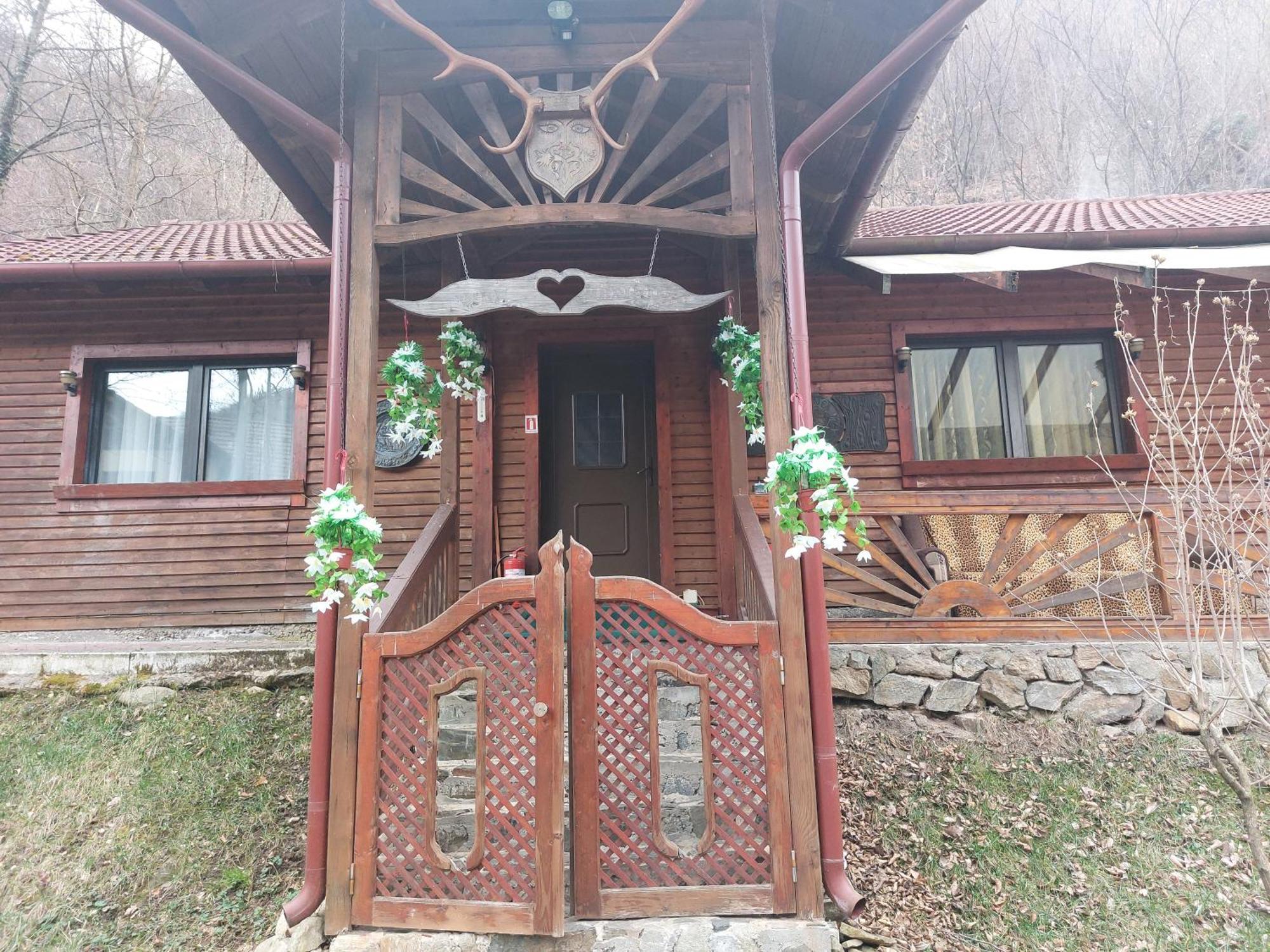 Hotel Complex Turcana Transalpina Şugag Exterior foto