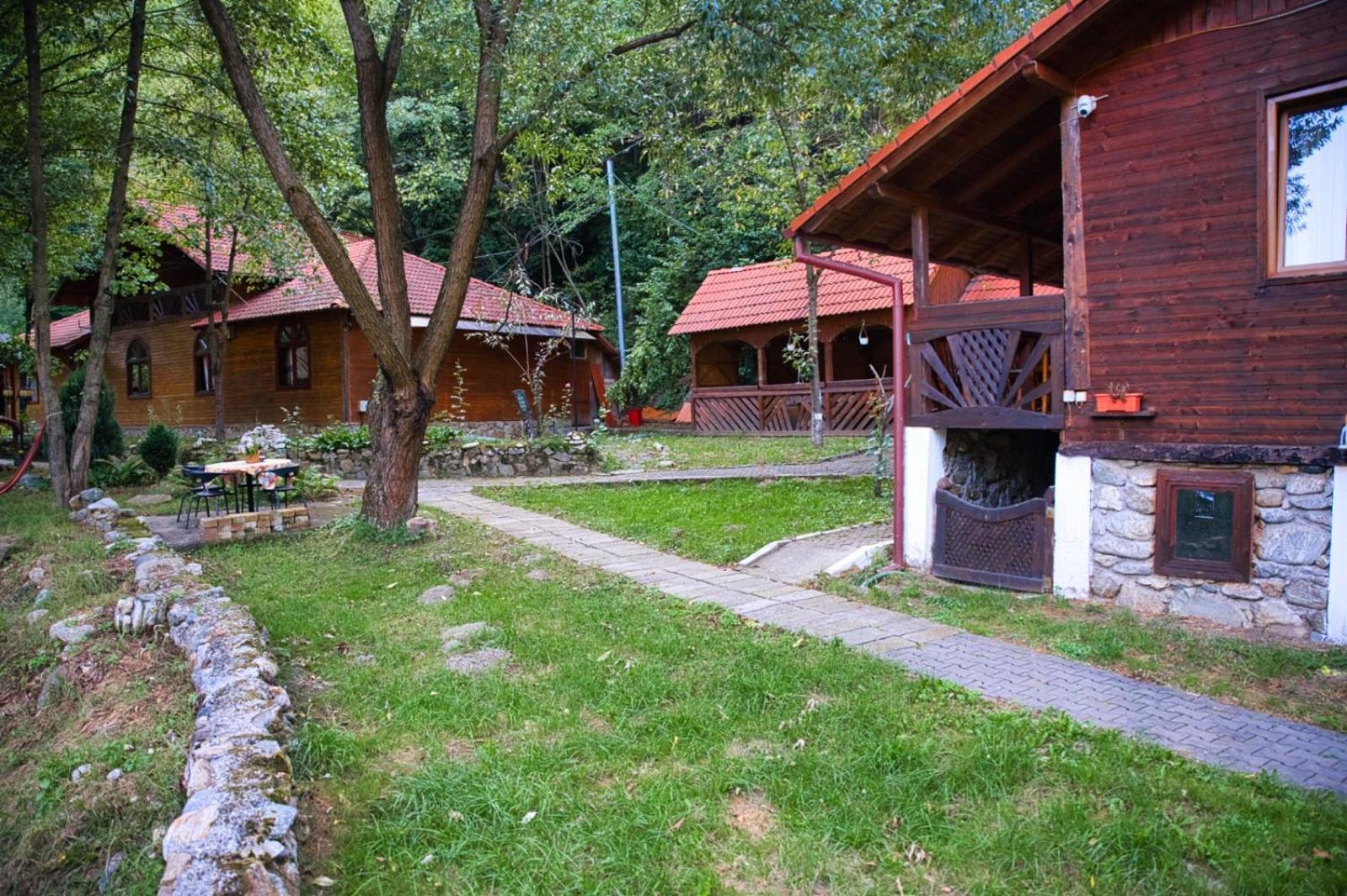 Hotel Complex Turcana Transalpina Şugag Exterior foto